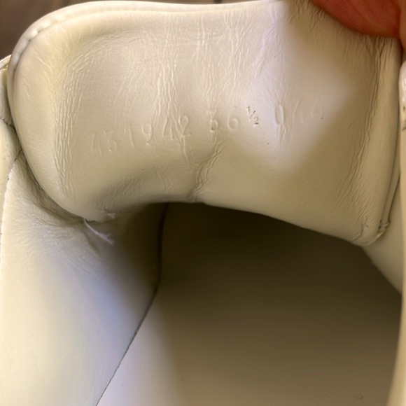 Gucci Ace Low Top Sneaker with Bee Size 36.5 or US 6.5 - Picture 14 of 16